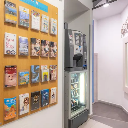 招待所 艾菲塔卡米利戴尔高富得利5号露台旅馆 4*