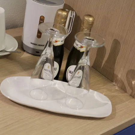 招待所 艾菲塔卡米利戴尔高富得利5号露台旅馆 4*