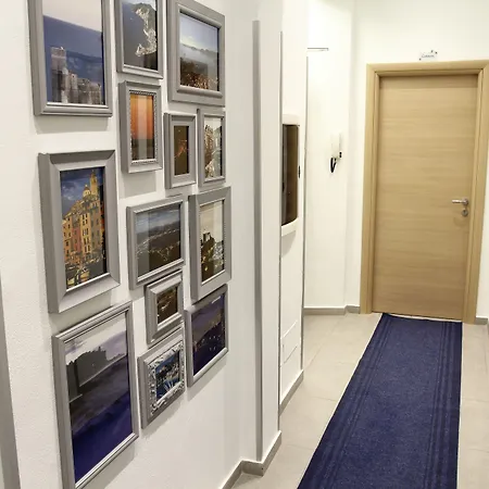 艾菲塔卡米利戴尔高富得利5号露台旅馆 4*